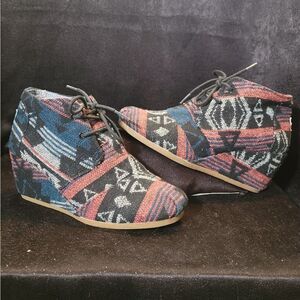 Tom's heeled booties women's 7.5W